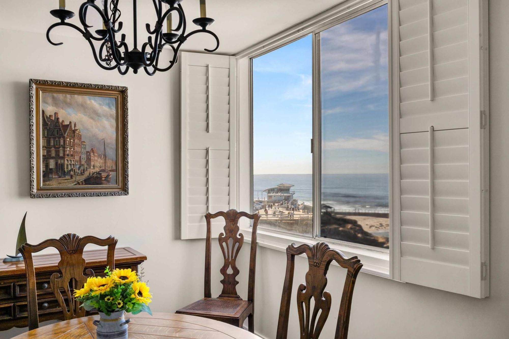 Waterfront Unmatched Views And Prime Location Holiday home